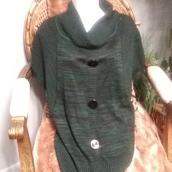 Women's 3button top - Picture 1 of 2